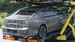 BMW i7 2 jpg webp