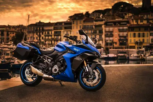 Suzuki GSX-S 1000 GT, preț și specificații