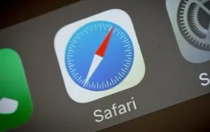 Apple va remedia eroarea Safari