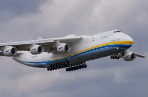 Cel mai mare avion Antonov AN-225 din lume a fost bombardat de armata rusă