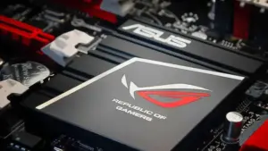 ASUS se pregătește să lanseze primele SSD-uri