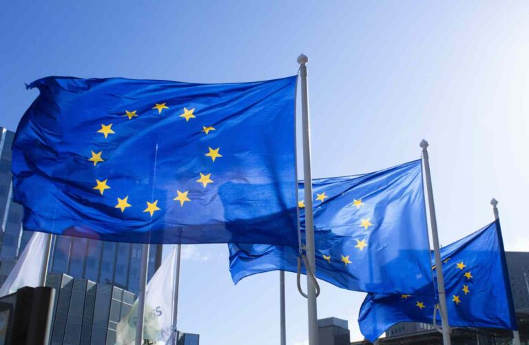 Comisia Europeană propune o lege pentru plăți instantanee în euro fără costuri adiționale