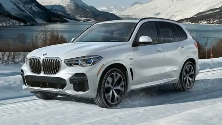 Merită BMW X5 xDrive45e PHEV să fie cumpărat?