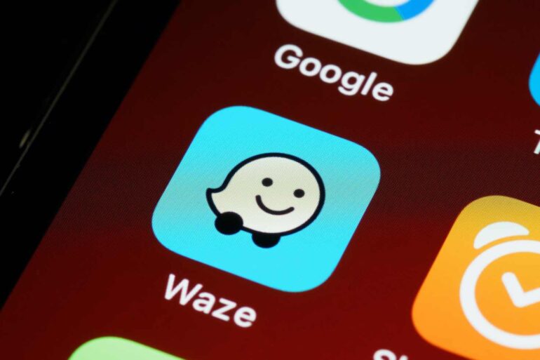 Google face pasi importanti in directia integrarii Maps si Waze insa mentine aplicatiile separate