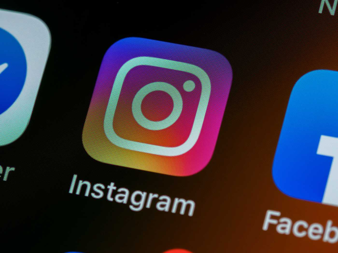 Instagram iti permite acum sa ti recuperezi mai usor contul daca a fost hackuit