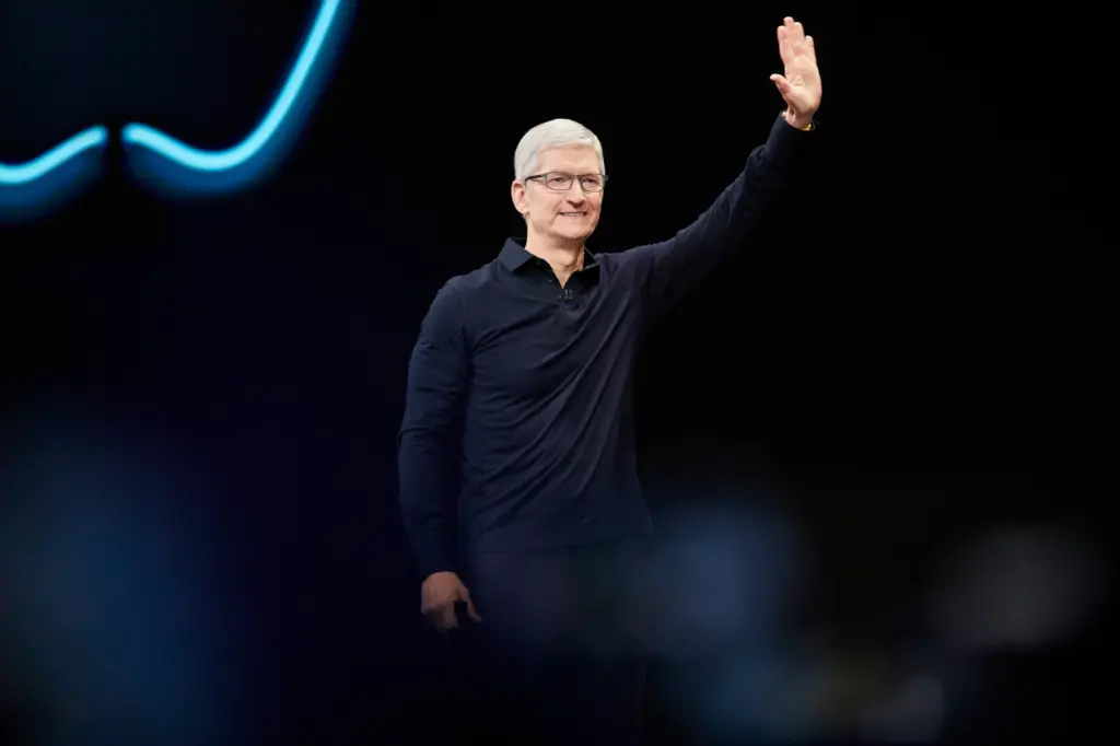 Tim Cook depășește mandatul lui Steve Jobs ca CEO Apple